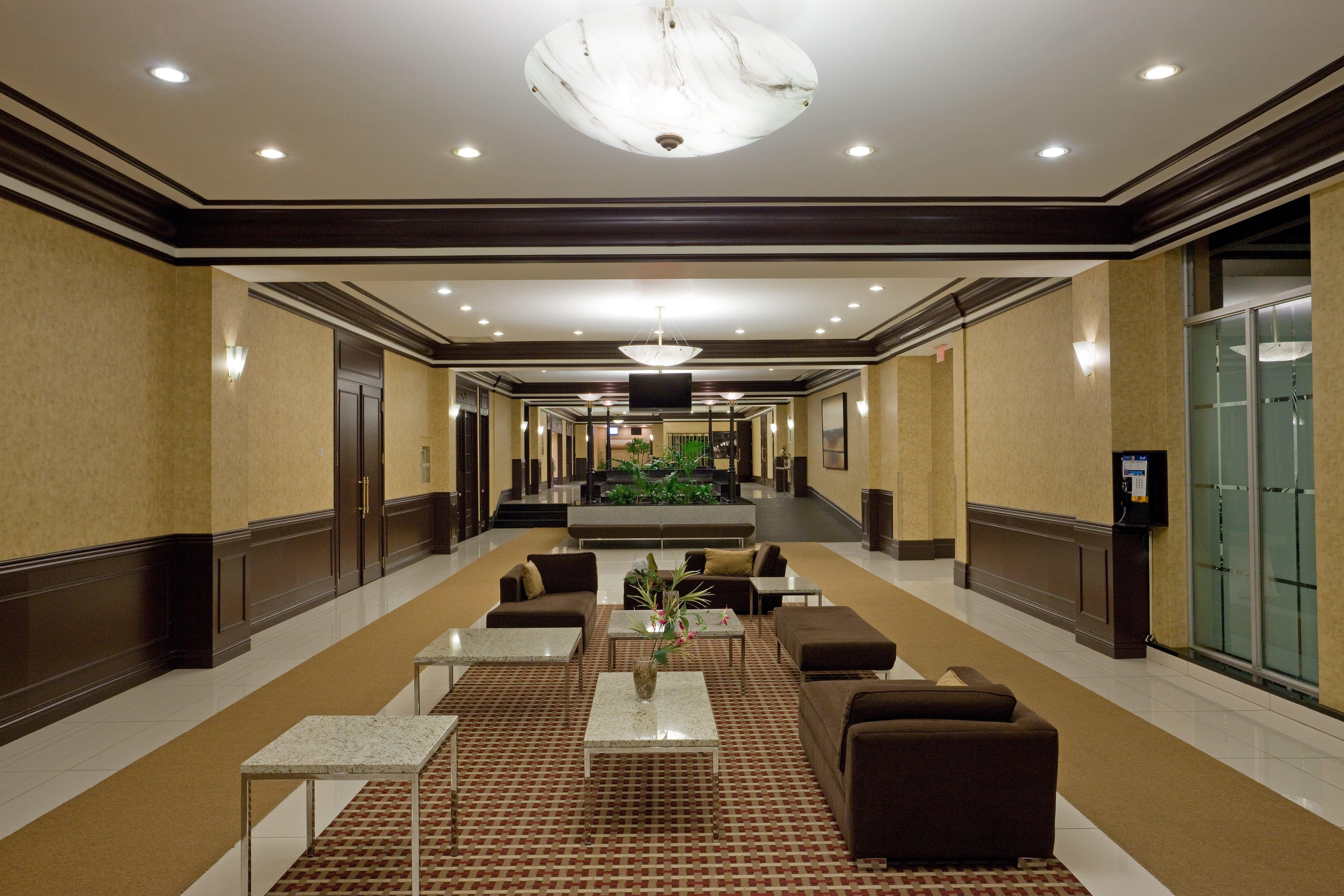 Armon Plaza Montreal Airpt, Trademark Collection By Wyndham Buitenkant foto