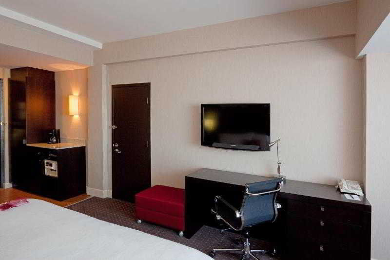 Armon Plaza Montreal Airpt, Trademark Collection By Wyndham Buitenkant foto