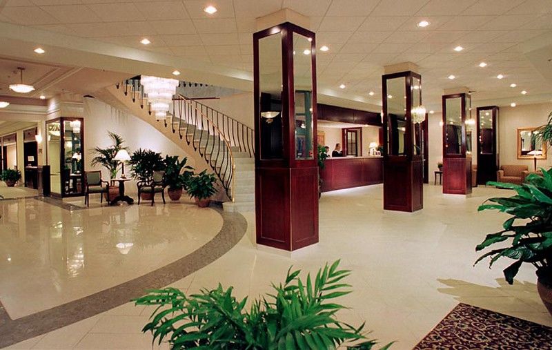 Armon Plaza Montreal Airpt, Trademark Collection By Wyndham Buitenkant foto